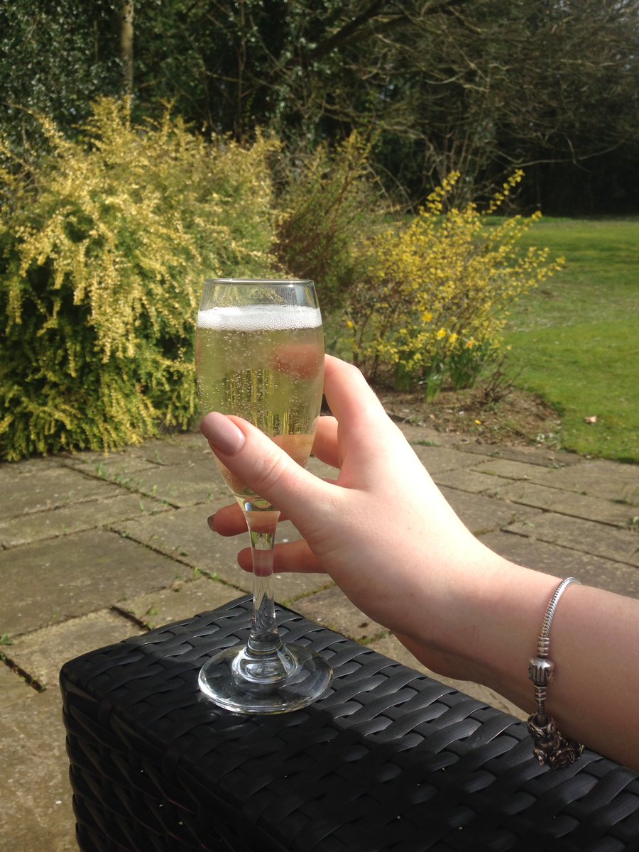 Oliviasbb's tweet photo. Lovely day in relaxing in the sunshine with @TomCullen10 🥂 #BringInSummer https://t.co/3s8AUsjDPF
