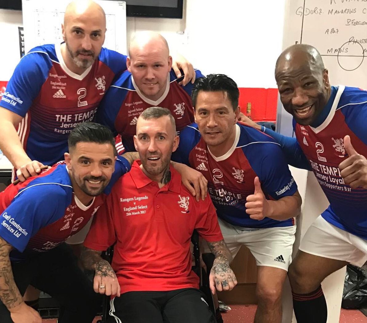 therealvdv's tweet photo. Fernando: thanks everyone for the great weekend in Fleetwood and Blackpool #watp #nosurrender https://t.co/GpEsyt3dWI