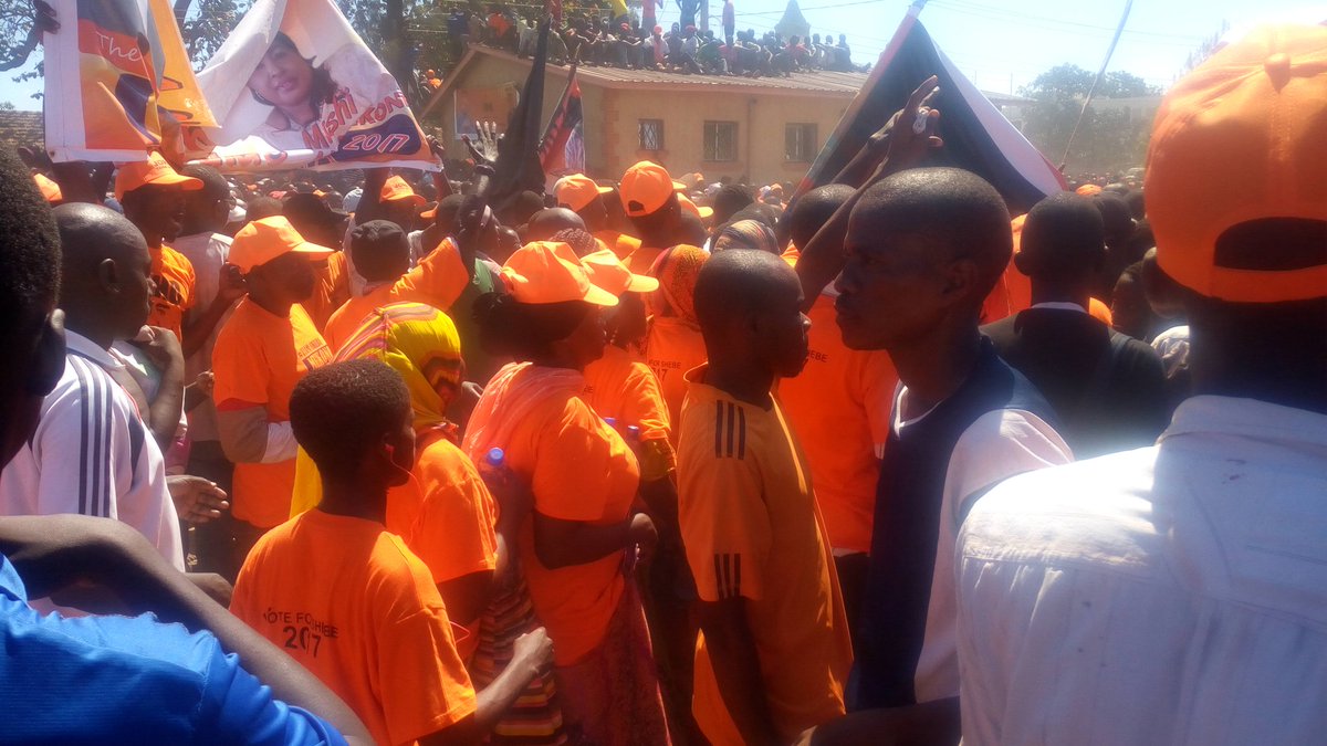 meydin1114's tweet photo. Orange 🍊 was the only colour available mombasa #TononokaDeclaration https://t.co/QH0FusapUt