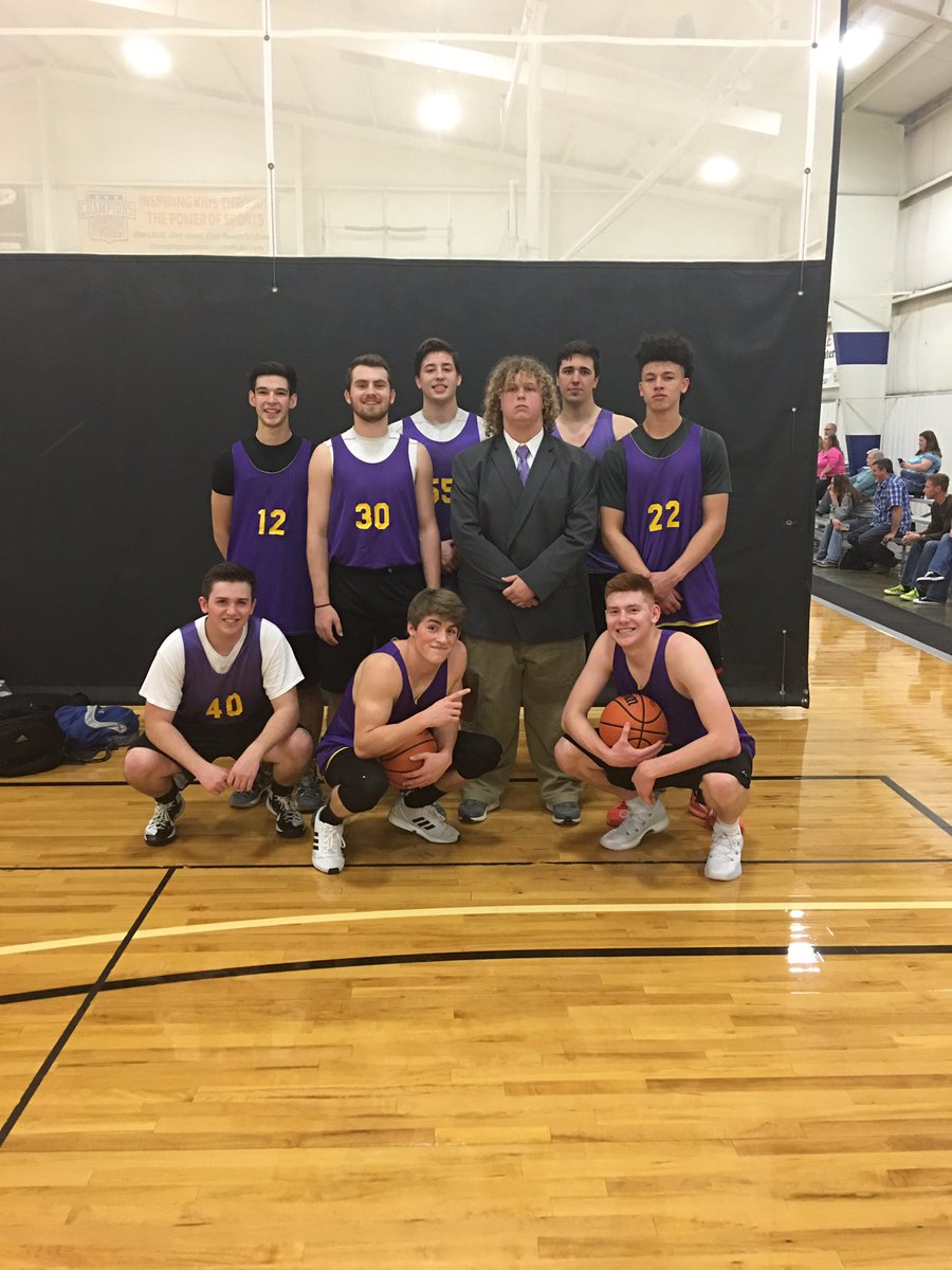 ms_tt_reed's tweet photo. @CoachBiggens Coaching debut. Super Seniors ready to dominate the rec league https://t.co/MWzI6dqhOS