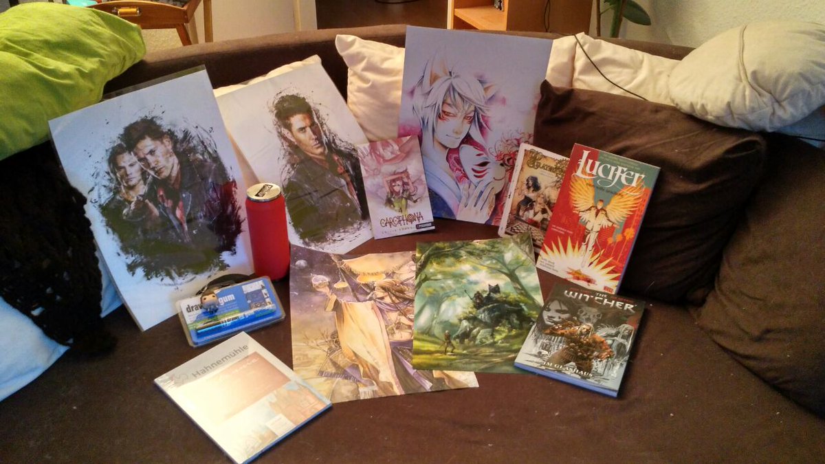 AkinaYukihyo's tweet image. Shopping Beute von 1 1/2 Tagen #LeipzigerBuchmesse. Wer braucht schon lange Zeit wenn er Ausdauer hat xD #wheredidmymoneygo