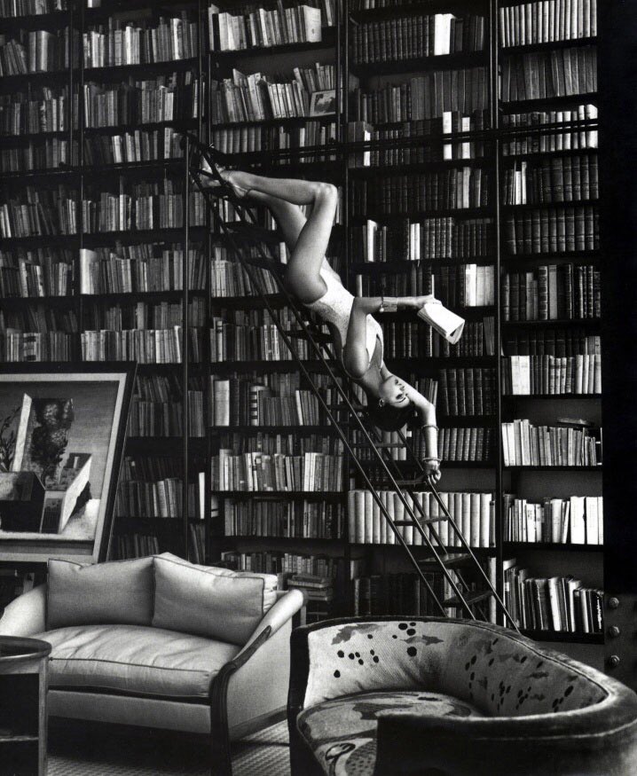 DusklightMemory's tweet image. Rattle not
my noon day quiet
I've stepped beyond
the looking glass

Lean back
Strap yourself in
Fall under the pages
The words hold me...