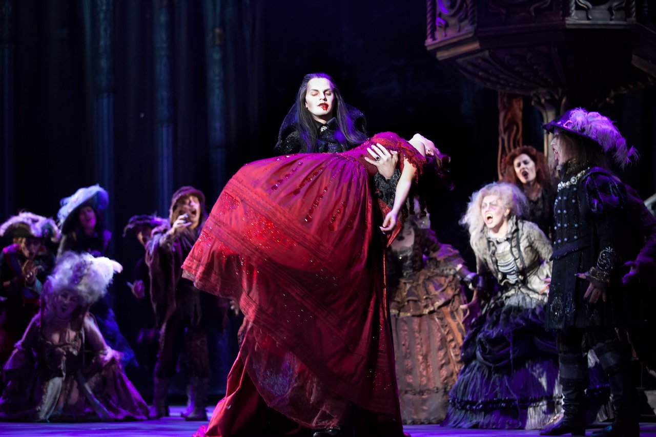 Бал вампиров репетиции. Мюзикл вампирский бал санкт-петербург. Танец вампиров. Танец вампиров. Танец вампиров.