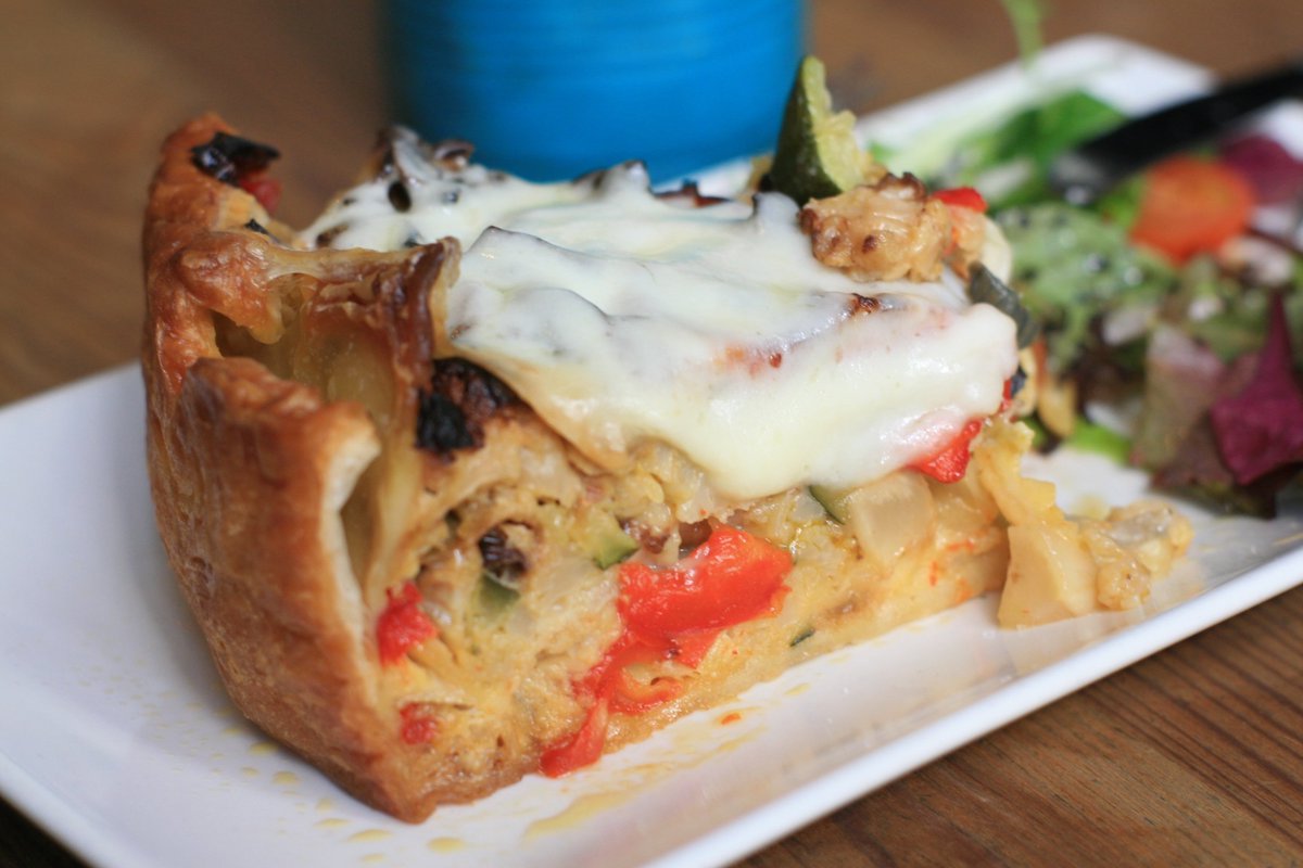 EssentialFoodTr's tweet image. Para los veganos. Quiche de brócolis con queso de cabra.
facebook.com/dricobr1/photo…