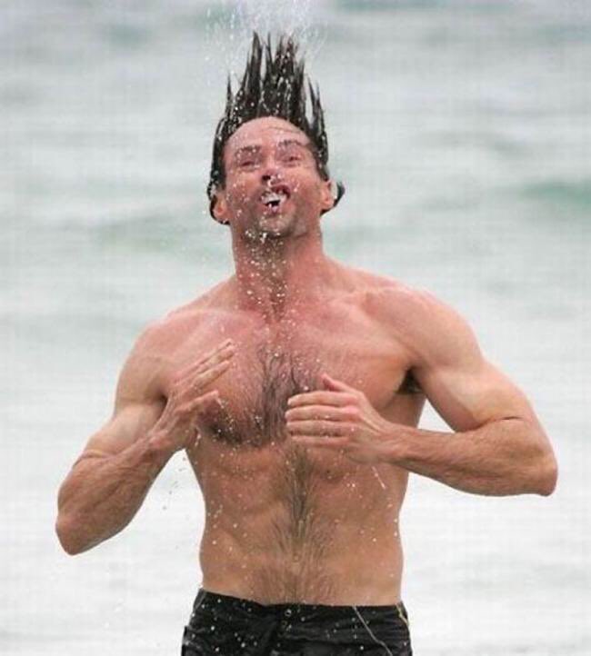 captmrveI's tweet photo. hoje eu tô só o hugh jackman https://t.co/ppOyexmd4r