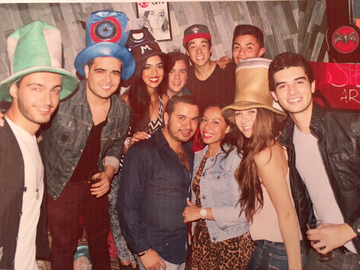 paito_san's tweet photo. Se acuerdan que bien la pasamos 🎉🎉✅@CharlieGC15 @villegaz @DaniellBautista @mariobautista_ @GenReyes_ @MauHCorona @rafitacalva https://t.co/9rGmFoLHg9