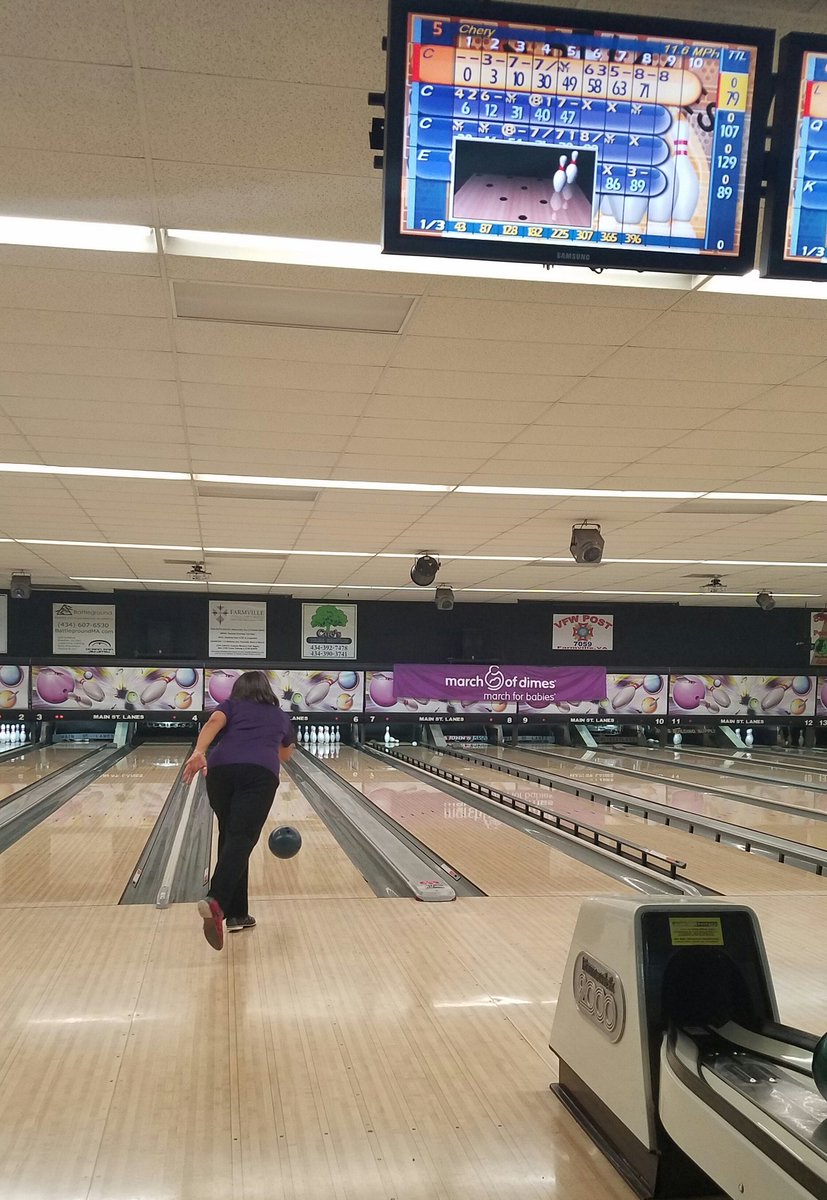 ELynne_VA's tweet photo. Bowling for a cause at @mainstlanes. #MarchofDimes #HelpMothers #HelpBabies https://t.co/QXmYWbh14h