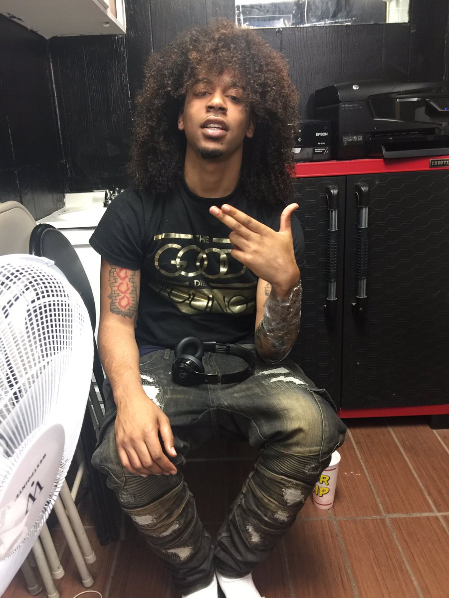 GUAPO_9000's tweet photo. I went thru the struggle it got better #StripLyfe https://t.co/mIG8I9SmMi