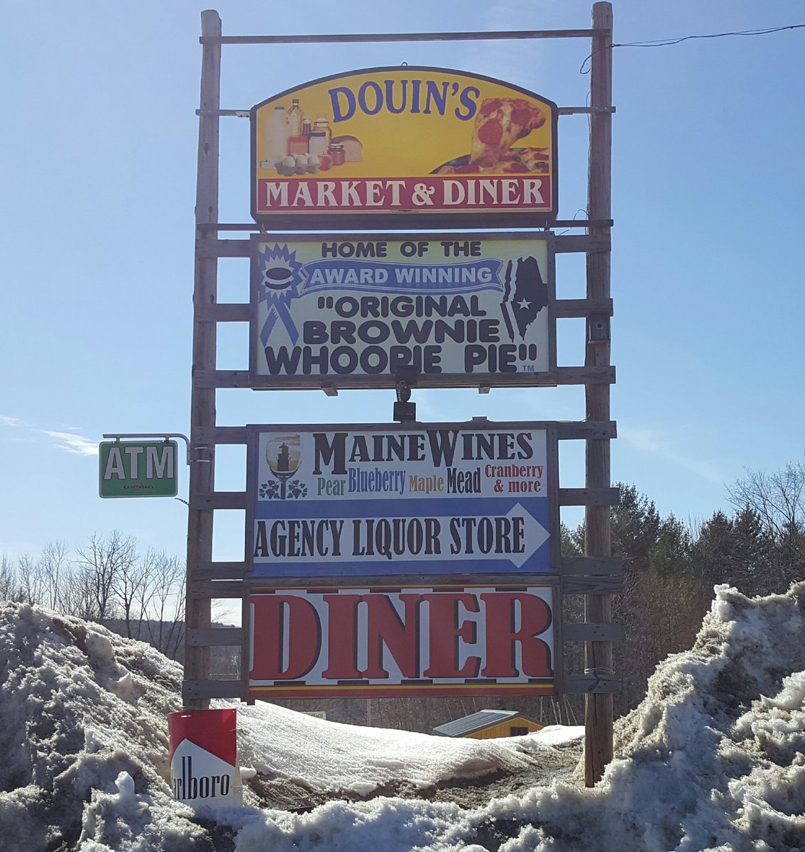 maineprmaven's tweet photo. Maine's general stores carry the widest array of non-essential items. #browniewhoopiepies #maplewine #agencyliquorstore #allenscoffeebrandy https://t.co/ypmaSh7RRM