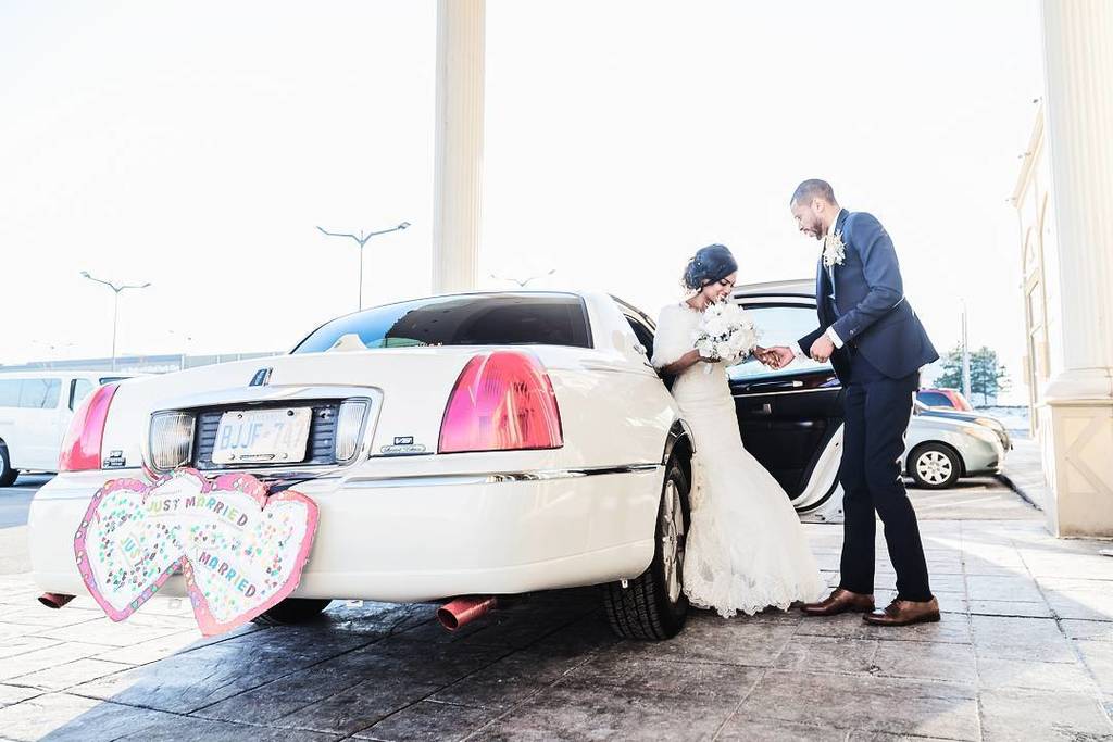 EventCaptureStu's tweet photo. Tania + Dwayne's wedding shoot @agentselva - muah @glamourstudio.ca event planning @sheena__bambina #churchwedding … https://t.co/qtkuYOXpoh