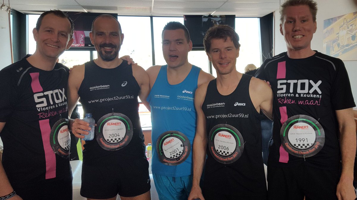 Klaar voor de #ZandvoortCircuitRun, met <a href="/rpk80/">Robert Klamer</a>, Frank, Martin en Bazz.