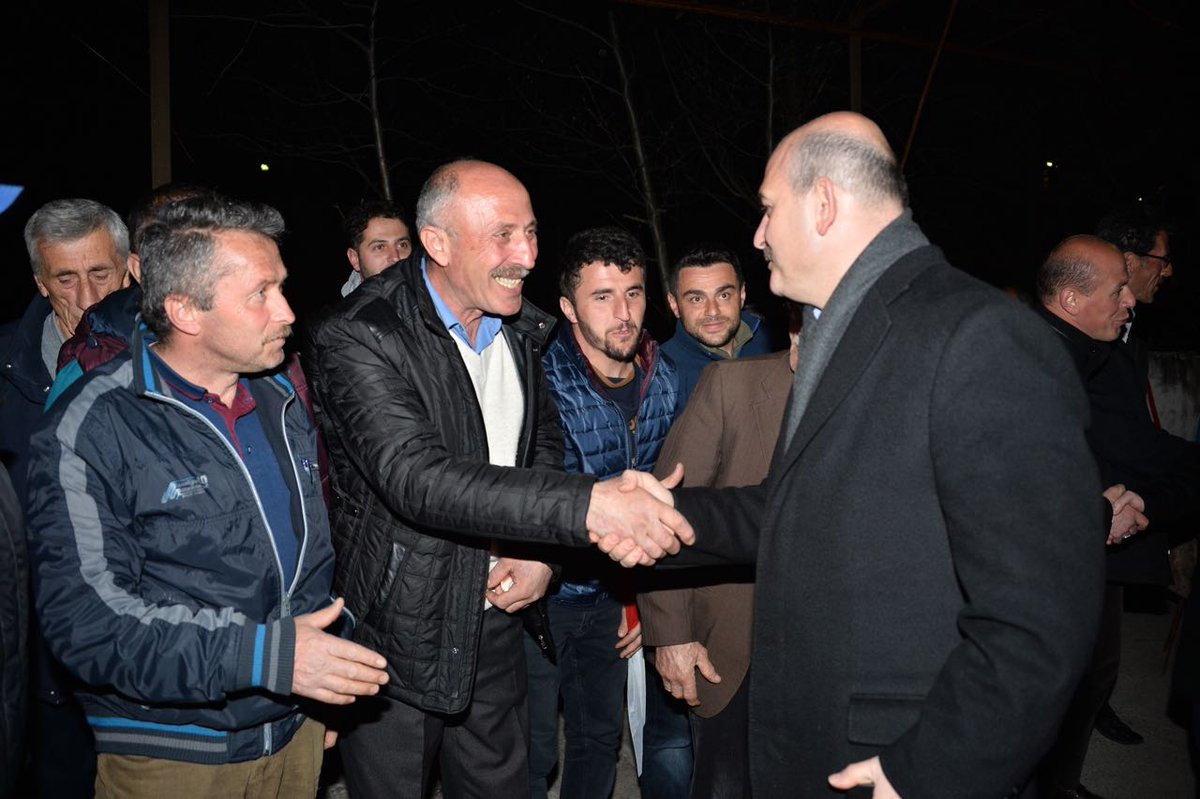 suleymansoylu's tweet image. Düzköy Alazlı Mahallesi'nde kahvehane ziyaretimizde hemşehrilerimizle hasbihâl ediyoruz