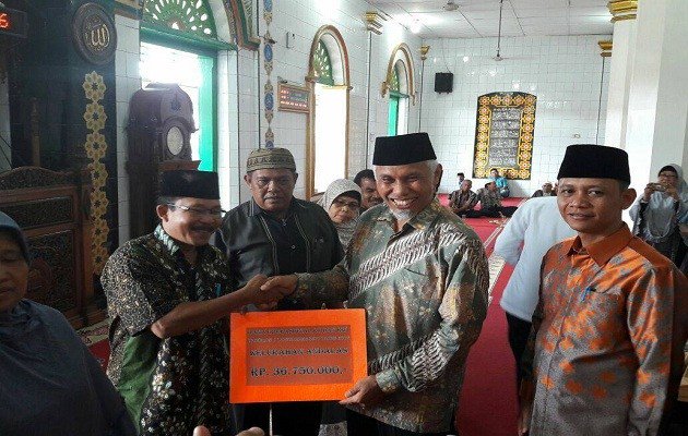 kabasolok's tweet photo. Wako Mahyeldi: Peran RT/RW Menentukan Ketenteraman Warga https://t.co/tF4VbStTAh https://t.co/ECgY274DZQ