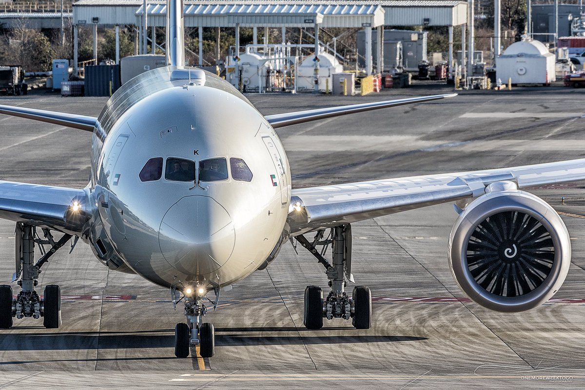 AlvinMann's tweet photo. I've started an aviation-themed Instagram account! If you're an #avgeek or love #planespotting like me, have a look! https://t.co/l4B7Tx9bb3 https://t.co/K0LAsoLrn9