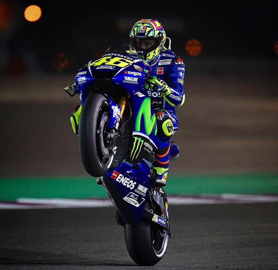 eniael1's tweet photo. @ValeYellow46 ne hai passate di tutti i colori compresa la telecamera staccata #VaiBomber๐๐๐๐๐๐๐๐#Vale4ever๐๐๐๐ https://t.co/j6PxIaWrL1
