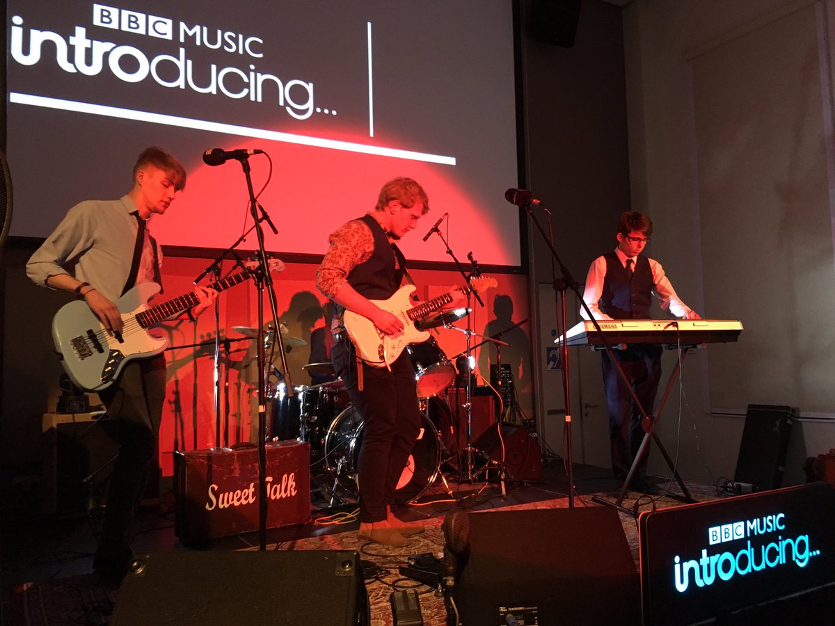 bbcintrohw's tweet photo. #Hereford's Sweet Talk have just taken to the stage at St George's Hall, #Bewdley, and are blowing the crowd away. Come on down - it's free! https://t.co/SNrrCmaaVo