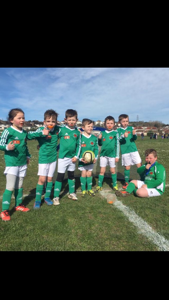 WellfieldFC's tweet photo. U8s with new training tops, thanks to sponsors @DaviesCraddock &amp; Dyfed Powys Police SCC Tuck Shop. U7s &amp; 9s also had games this morning. https://t.co/jPfNH7TSl5