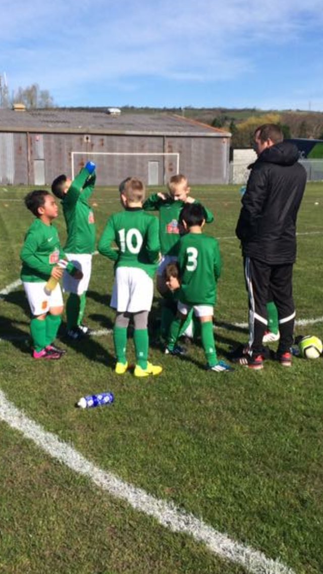 U8s with new training tops, thanks to sponsors <a href="/DaviesCraddock/">Davies Craddock Estates</a> &amp; Dyfed Powys Police SCC Tuck Shop. U7s &amp; 9s also had games this morning.