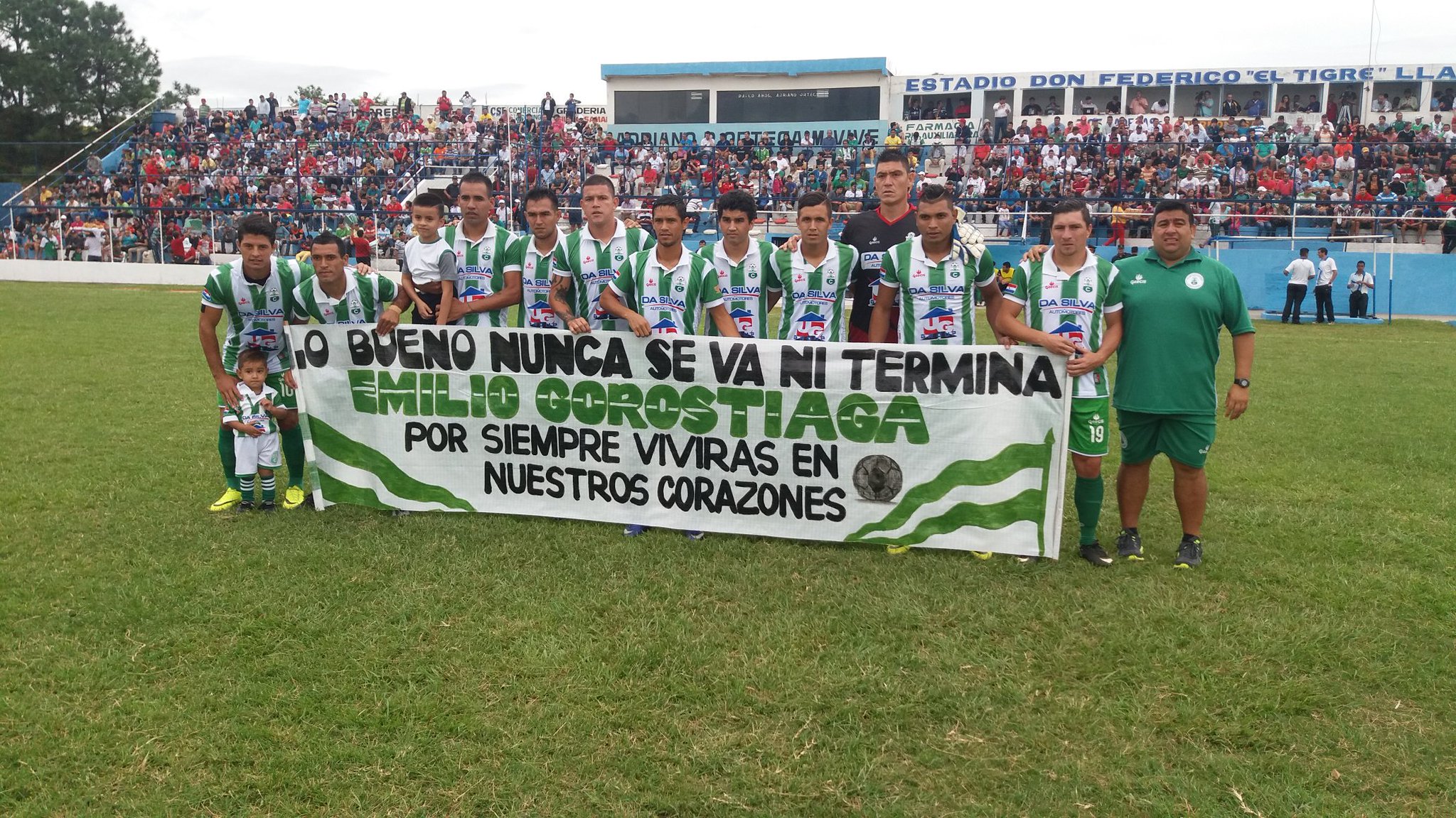 El Deportivo Caaguazú recordó a Emilio Gorostiaga, quien en vida jugaba en el Deportivo Caaguazú. /Foto: Gentileza @maderero2008