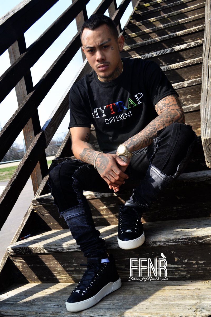 FFNR_co's tweet photo. MyTRApdifferent 3.30.17
#FFNR #ForeverFlyNeverRegular https://t.co/m2AdXccvfp