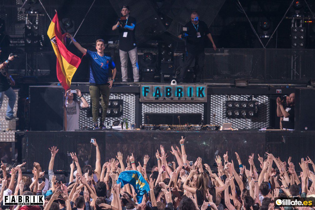 ZOOLISTASVIP's tweet photo. ASÍ LA LIO EN SU ULTIMA ACTUACION EN @FABRIKDISCOTECA

RESERVA TU ENTRADA POR TAN SOLO 22€ EN EL 655786462
@NICKYROMERO #tolouse #symphonica https://t.co/Syw5d574dE