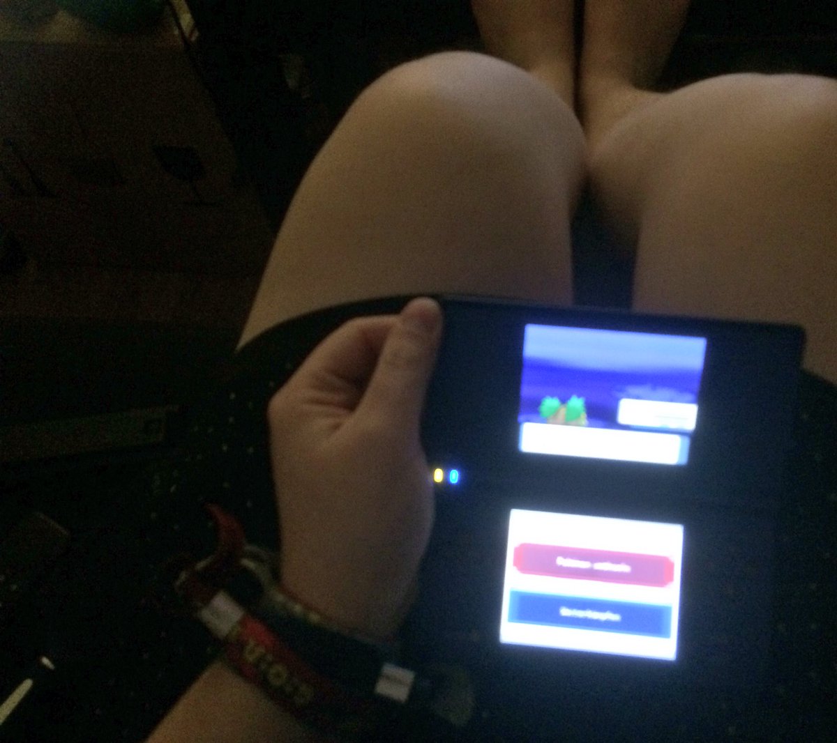 yungibame's tweet image. Letzten Feierabend vor der großen Arbeitsphase genießen. #classicpokémon #füßerunter