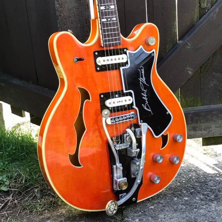mayctain's tweet photo. #thingslike Bobbie's very own Bobbie Thomas: https://t.co/E0smcAiti5 #vintageguitar #guitar #hollowbody https://t.co/JyWwWwlcnQ