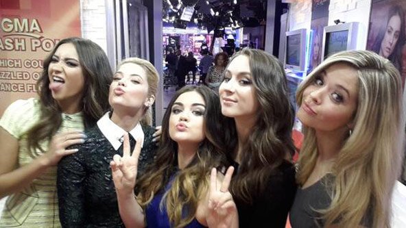 PLL_random's tweet photo. #INFO #PLL

Describe en una palabra los 10 últimos episodios de #PLL

@imarleneking :

INOLVIDABLES https://t.co/vpilXKFQEv