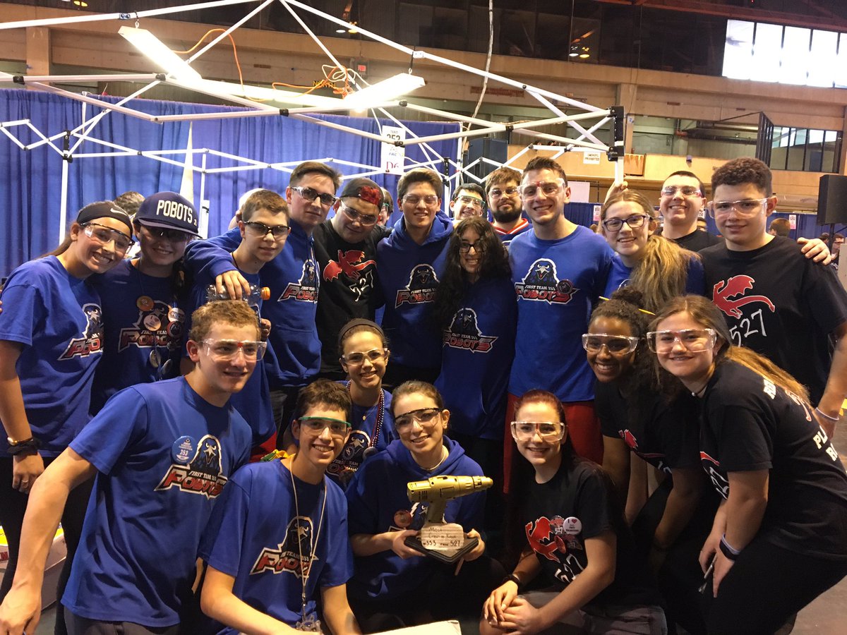 POBots_353's tweet photo. Thanks to our FRC besties @team527 for the most creative robot award! #FIRST #OMGrobots #POBots #robotics #STEM  #MakeItLoud #MoreThanRobots https://t.co/4eRyo2hDuq