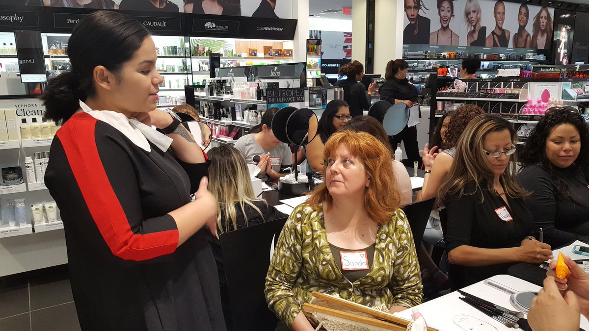 ywcaelpaso's tweet photo. Thank you, @Sephora, for treating women from our Transitional Living Center to one of your #classesforconfidence! #empoweringwomen https://t.co/hLmKhSteIF