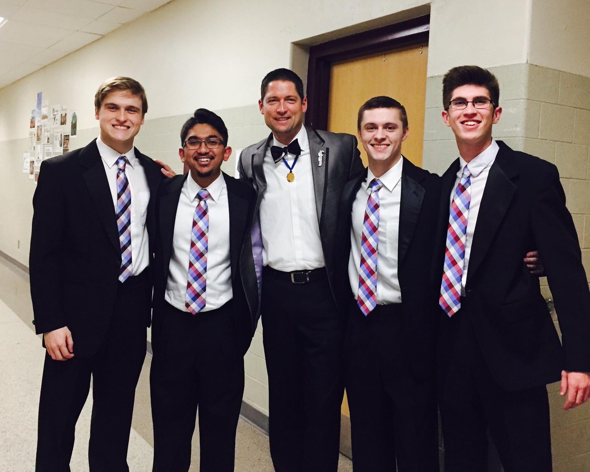 SideNoteQuartet's tweet image. had a great time singing at the Cardinal District convention with @ICQuartet and @ForefrontQtet ! 😄and we always appreciate our fans 😉😊