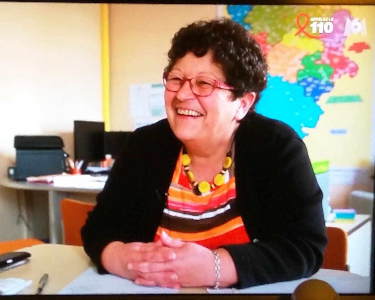 LeBorderMasque's tweet photo. En tout cas ça la choque pas elle d'être payé pour faire de l'aquagym... #capital #CGT https://t.co/H5YOT6fppt