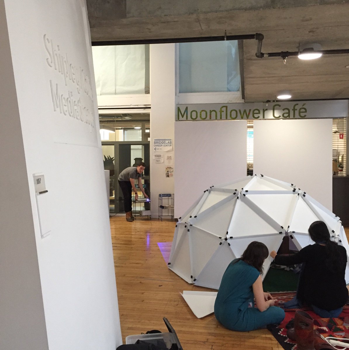 MakeThinkCode's tweet image. We’re building things for you to play with and experience tonight ! @arthackday @pnca 6pm! #makethinkcode #arthackday #pdxdesign
