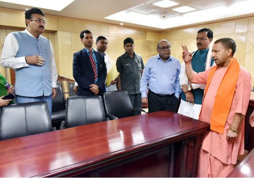timesofindia's tweet image. Resolve to work 20 hours a day or leave: UP CM Adityanath
bit.ly/2o6LQ18