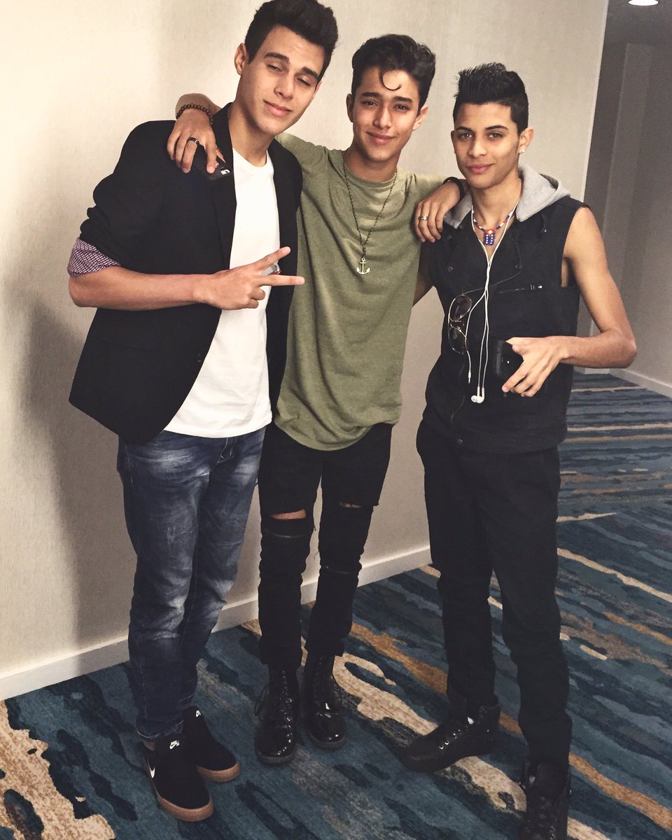 JOELDELE0N's tweet photo. Casi 2 años... 😳 #CNCO ( Zabdiel jaja... 😂 ) https://t.co/gKq6L3H8TM