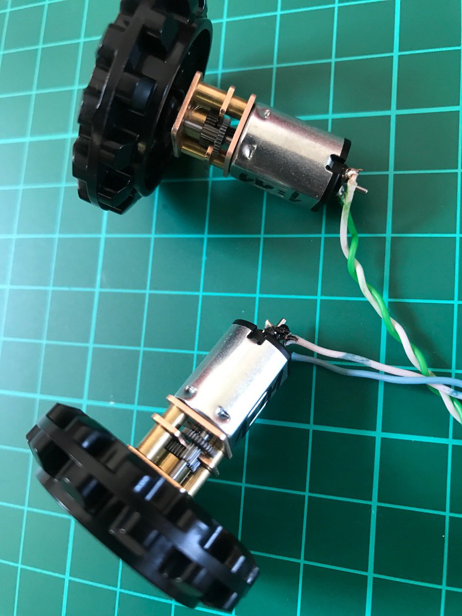 magda_jadach's tweet photo. #solderingiron Where have you been all my life? Weekend with #raspberrypi + @pimoroni + @Pololu + #solder = best time! #electricity https://t.co/26DOyyp8IW