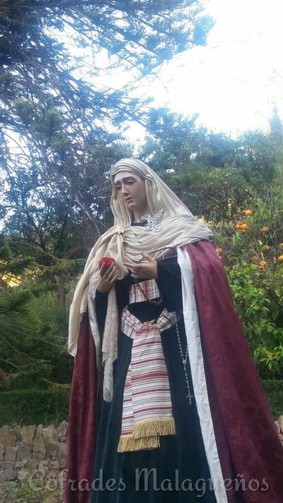 CofradesDMalaga's tweet photo. Cofrades malagueños ha estado en el Viacrucis de la Pro-hermandad del Sol por los jardines del Convento de María Inmaculada https://t.co/FNt9H278Yr