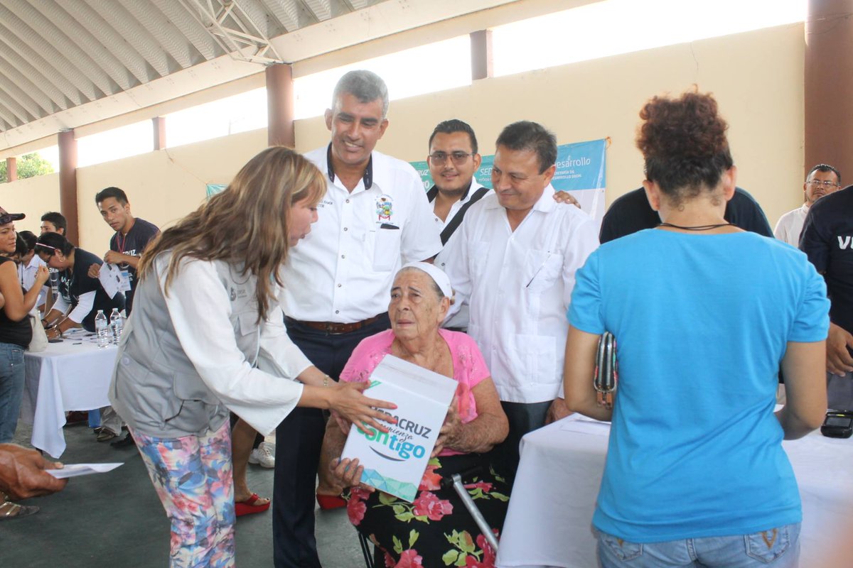 Cesar_Domcas's tweet photo. Gracias al programa "Veracruz Comienza Contigo" del gobierno estatal de @YoconYunes, apoyamos a cientos de galvanenses con su alimentación. https://t.co/5nUMfQkpOT
