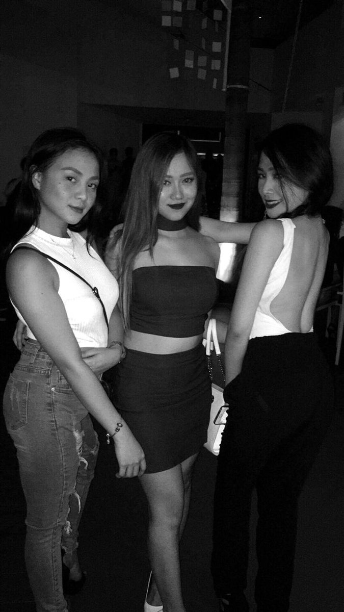 chndjss's tweet photo. Hysteria saturday at valk. 🔑👃🏼💣 https://t.co/zwNwuXTu9y