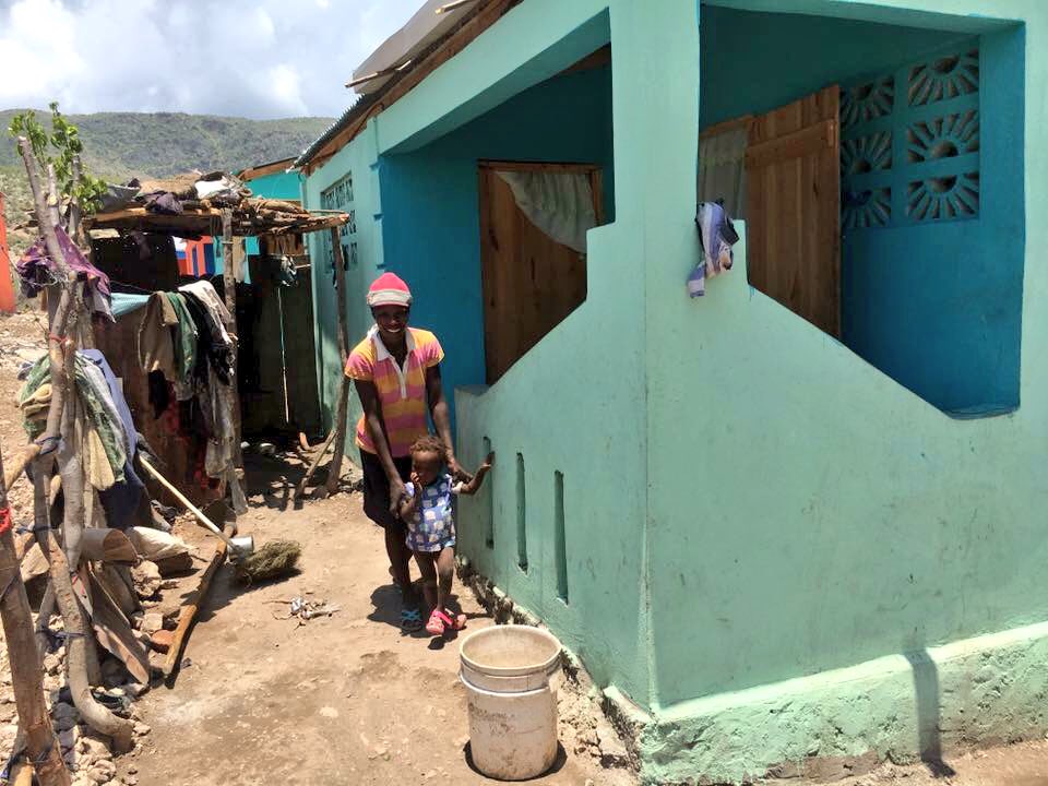 carsentaylor6's tweet photo. whenever I get stressed/annoyed abt school I look at these pics... then tell myself to shut up and be grateful. #missingHaiti ❤️ https://t.co/UpHE6mmZbD
