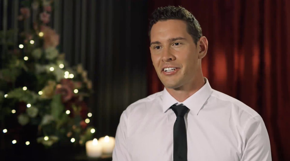 Bachelor_Butler's tweet photo. Master Zac, might I suggest we ease up on the lip gloss? #TheBachelorNZ https://t.co/0sk1zhqqDT