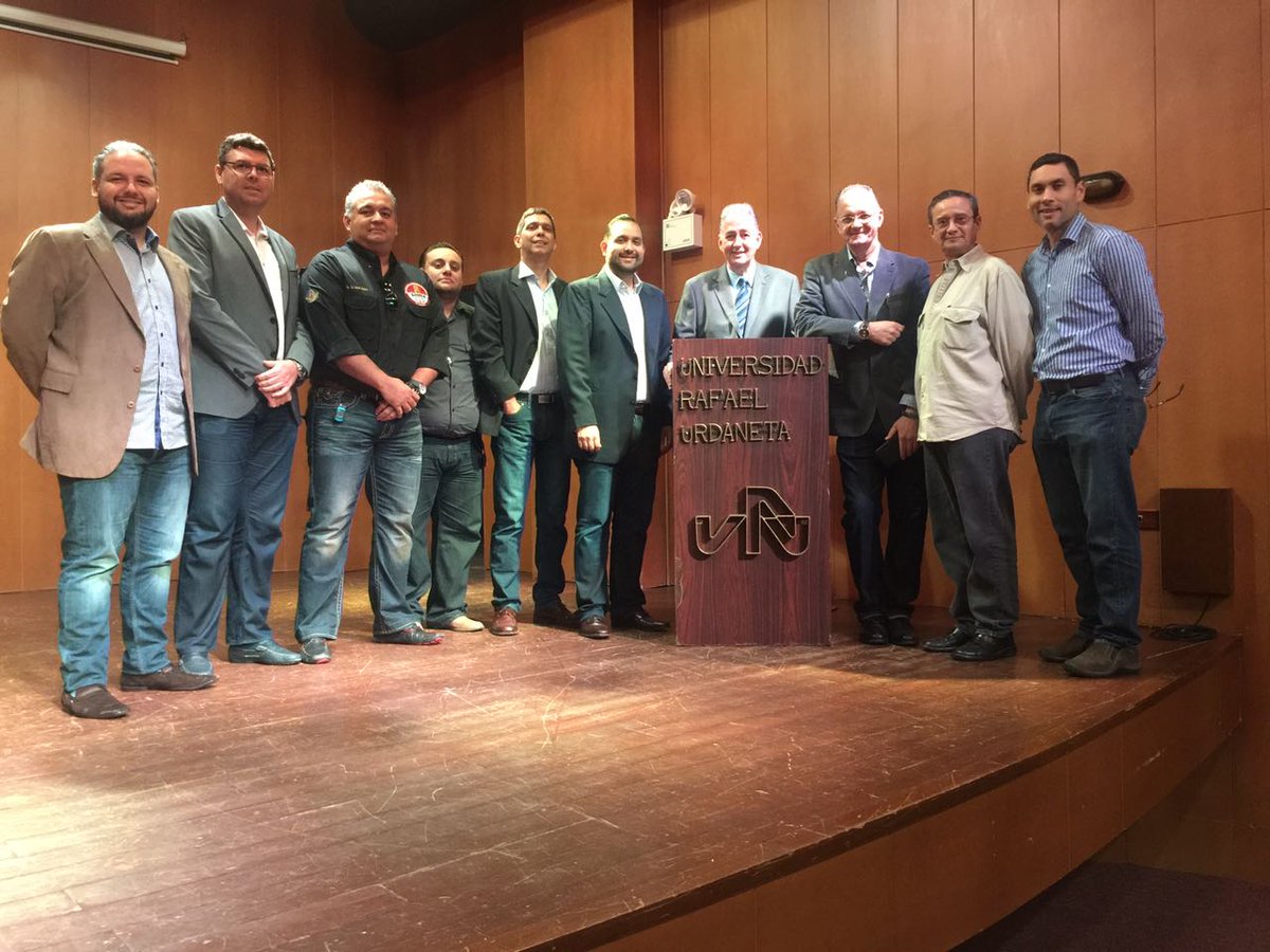 Logia245's tweet photo. El Q:.H:. Jon Aizpurua rodeado por el V:.M:. Geovany Finol y algunos miembros de nuestro taller al final de la conferencia https://t.co/xSuXMx9anU