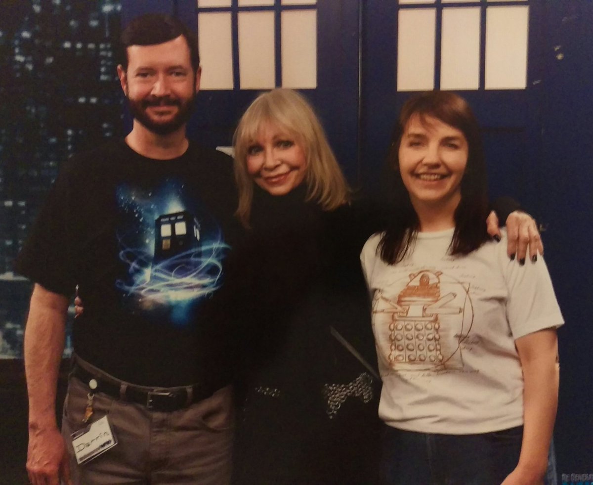 DSandRS's tweet photo. Classic #DoctorWho stars at #ReGenWho2017 - #KatyManning (Jo Grant) @ManningOfficial and #RichardFranklin (Captain Yates) @PlanetFranklin https://t.co/bcv5Ea2ksp