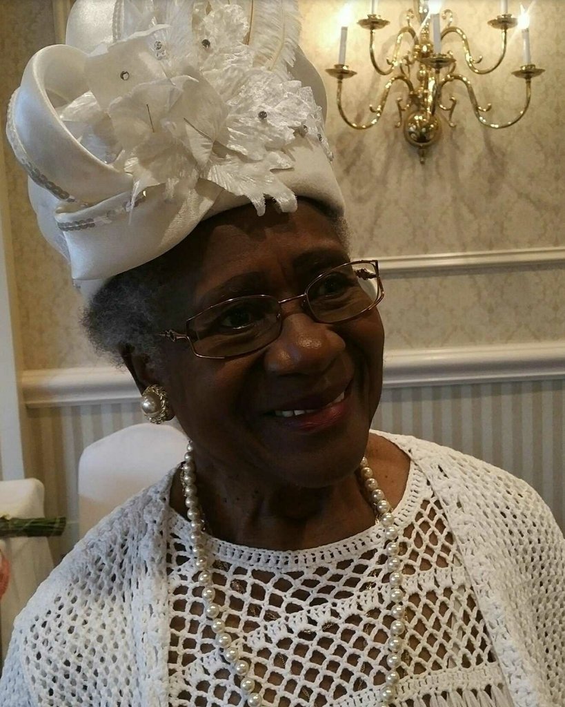 HOZ_1920's tweet photo. Today's #HOZWomantoWatch is Soror Lillie Brown. Check out her bio on Instagram @eta_omicron_zeta1920. #FinerWomanhoodMonth https://t.co/zYeTj051z7