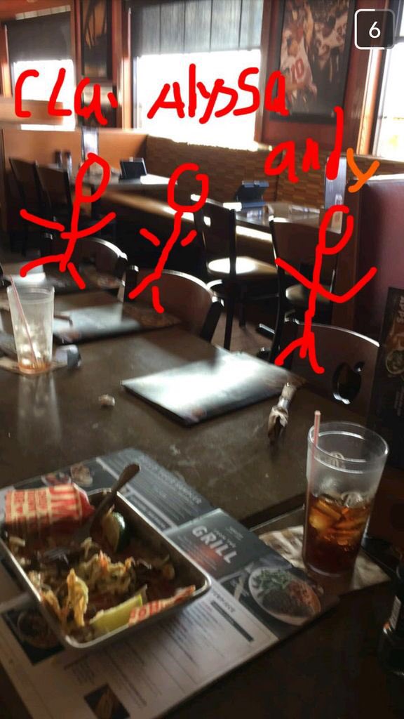 MichaelPoore6's tweet photo. Love my friends @claywilliams10 @AndyD95  @alyssa_renae97 https://t.co/Tv8RFzt4zT