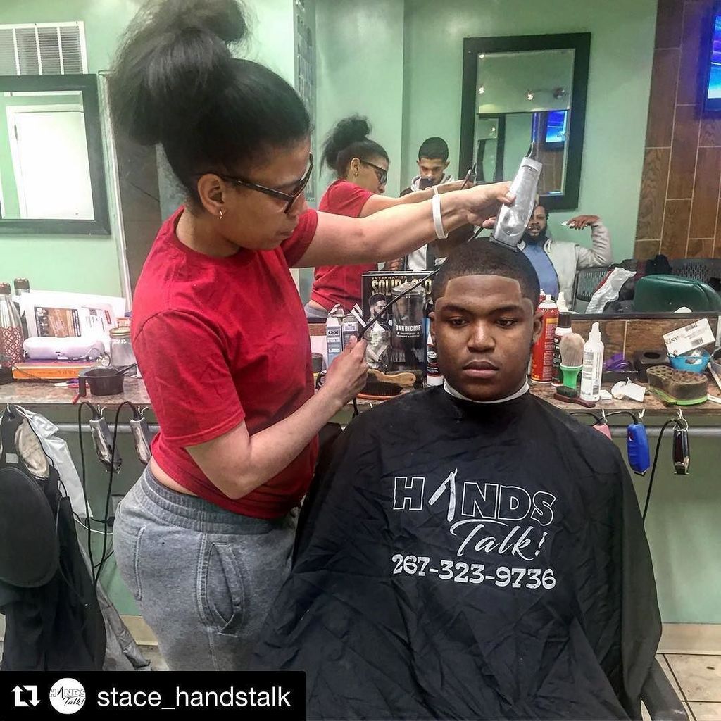Barbernomics101's tweet photo. #Repost @stace_handstalk with @repostapp
・・・
Get u a barber with a sharp hand and a fat bu… https://t.co/RMG6XCdnXn https://t.co/248WCsW5nE