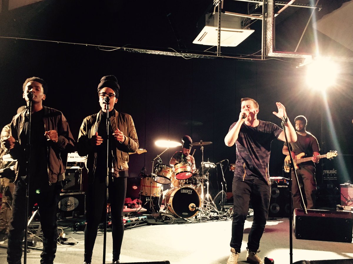 MaxStoneMusic's tweet photo. Been filming at @MusicBankHire today ! Videos coming soon 😁 https://t.co/OMB3nUTaV4