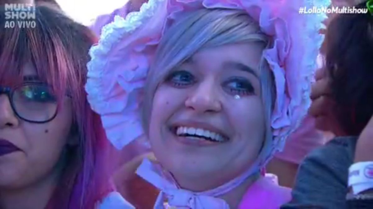 awksugg's tweet image. mirou em melanie martinez acertou em marina joyce