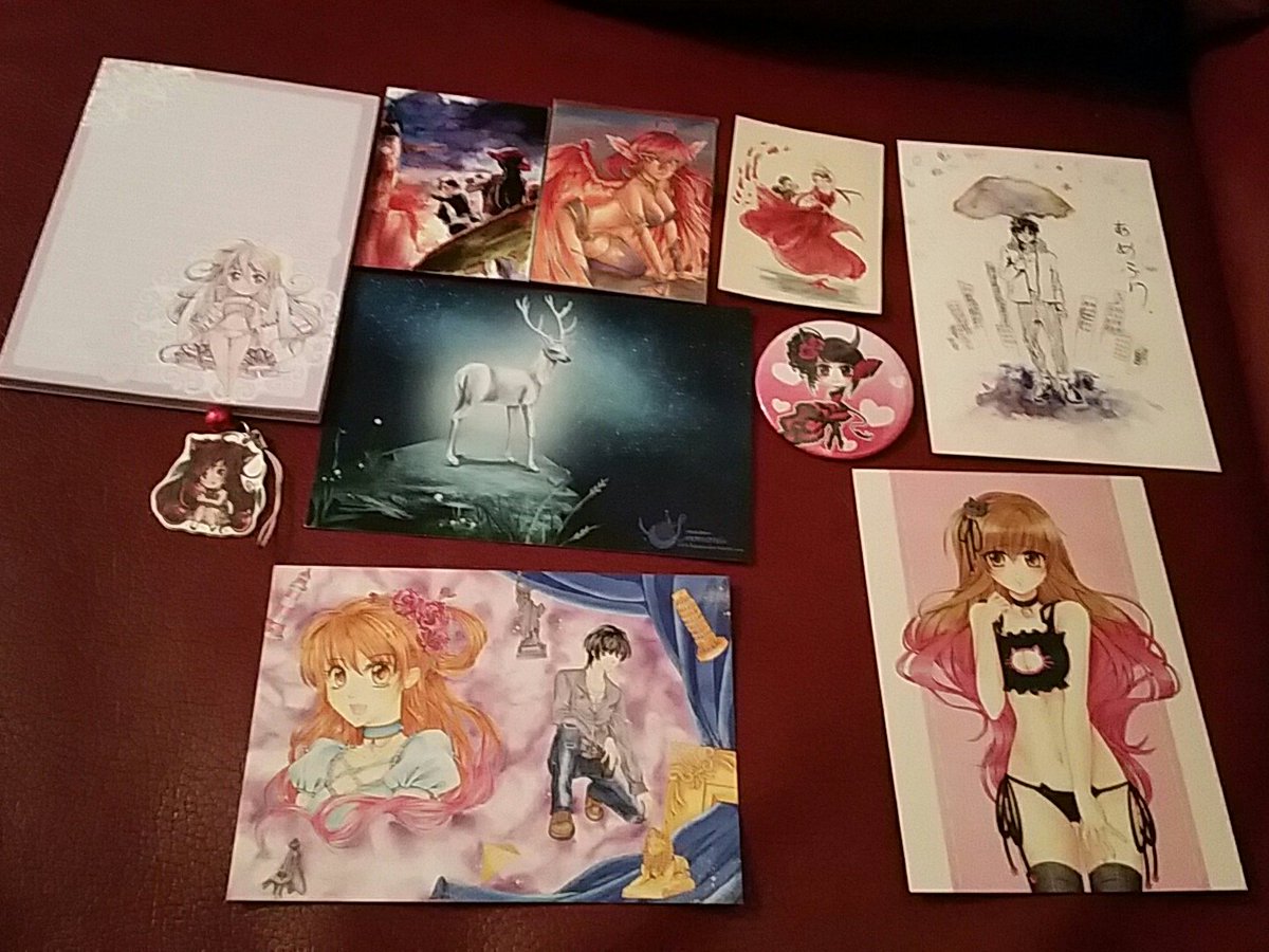 ReziMafia's tweet photo. #messeloot Close-ups
1. Aus der Artist Alley
2. Bücher
3. Leseproben von (haupsächlich) Scheiss
4. Rest https://t.co/aSd5Qxapvd