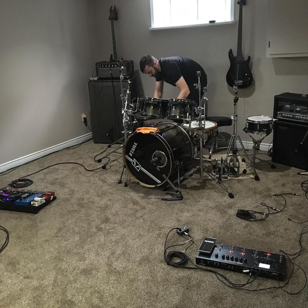 Settin up #livestream #playinggod #tama #tamadrums ift.tt/2n7TSpH